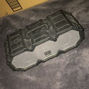 🖤 Bluetooth speaker!🖤